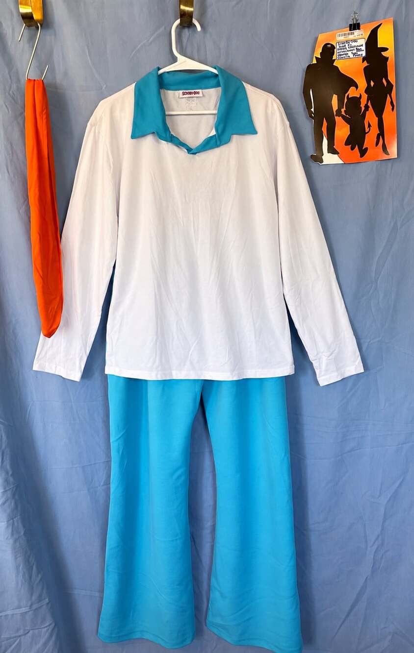 Scooby-Doo Fred Costume, Adult Size X-Large, White Shirt Blue Pants Orange Tie